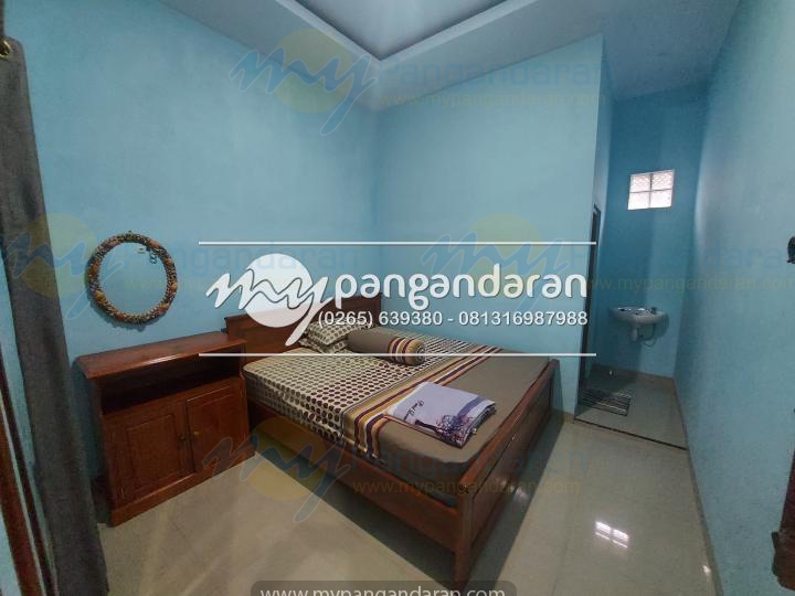     Tampilan Kamar Tidur Rumah Sewa Bi Rohini Pangandaran